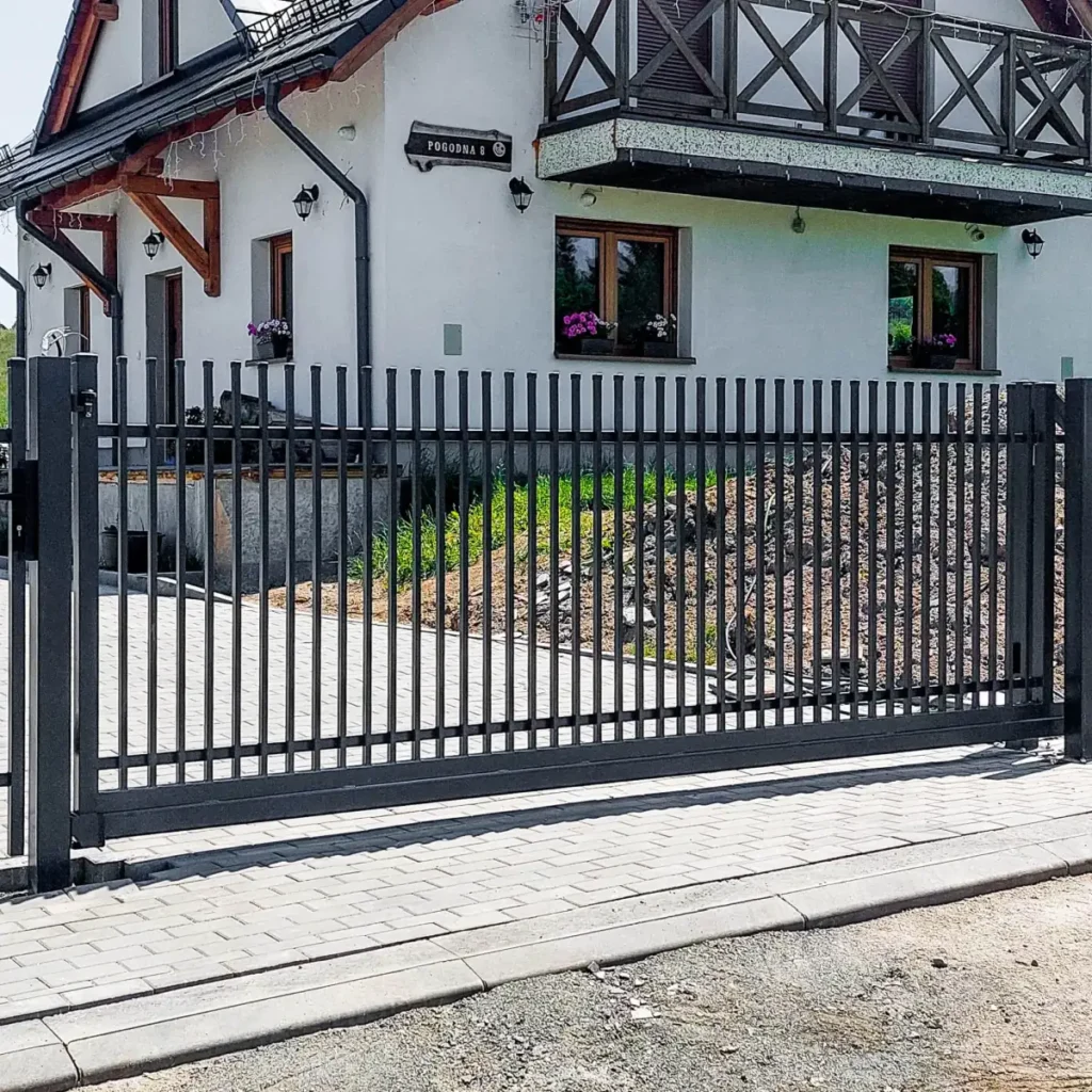 Brama stalowa malowana z napędem elektrycznym Jelenia Góra.